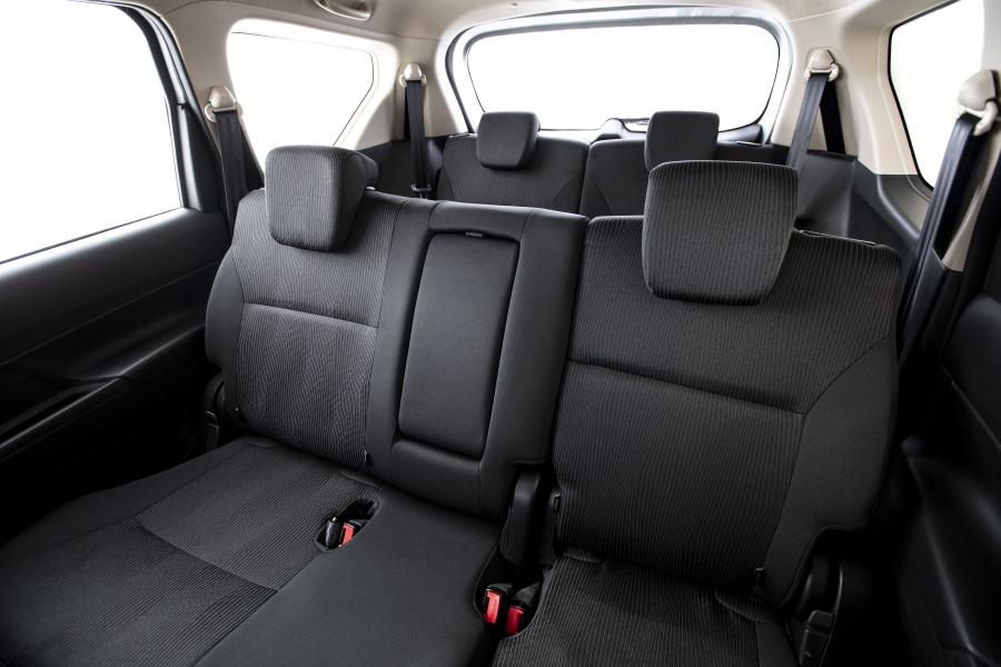 Интерьер Suzuki Ertiga 2019 года  (ZA) (фото 11 из 38)